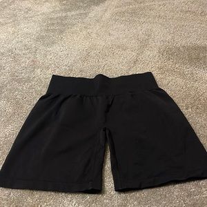 Nvgtn shorts size xl
